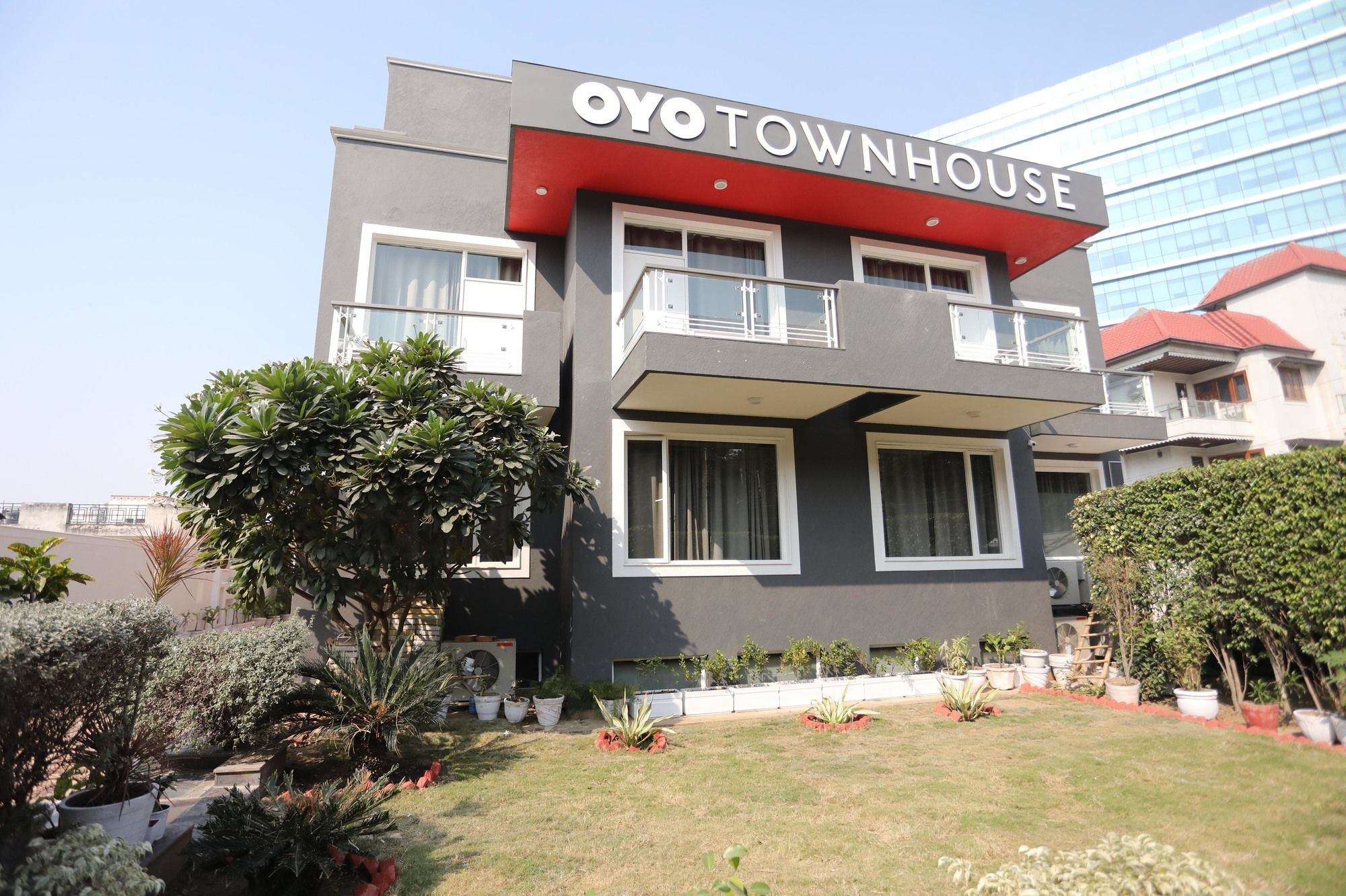 Готель Oyo Townhouse 027 Sector 15 Ґурґаон Екстер'єр фото